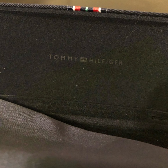 Tommy Hilfiger Striped Navy Glasses Case - Picture 2 of 5